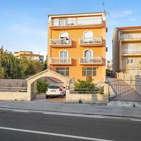 1 Bedroom Gorgeous In Appartamento