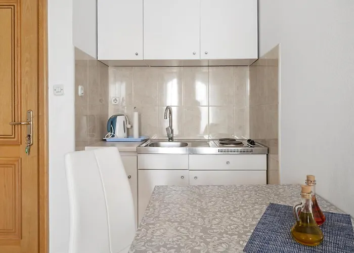 1 Bedroom Gorgeous In Appartement Šibenik