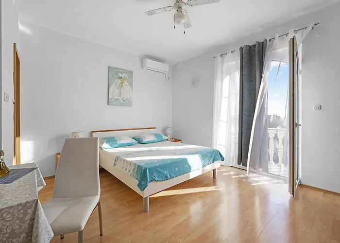 1 Bedroom Gorgeous In Appartement *