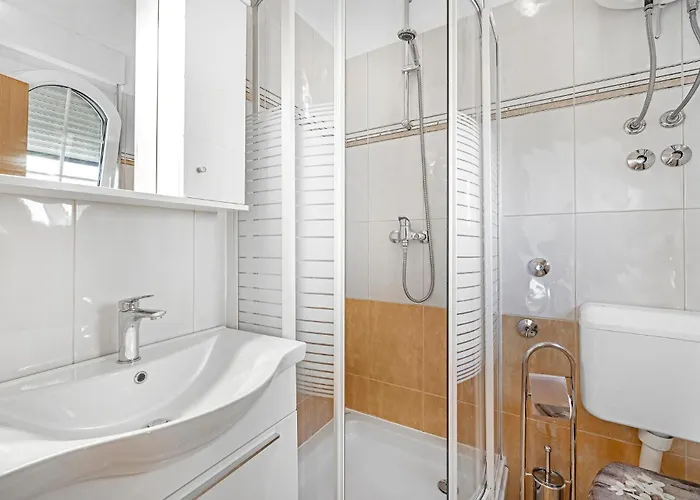 1 Bedroom Gorgeous In *